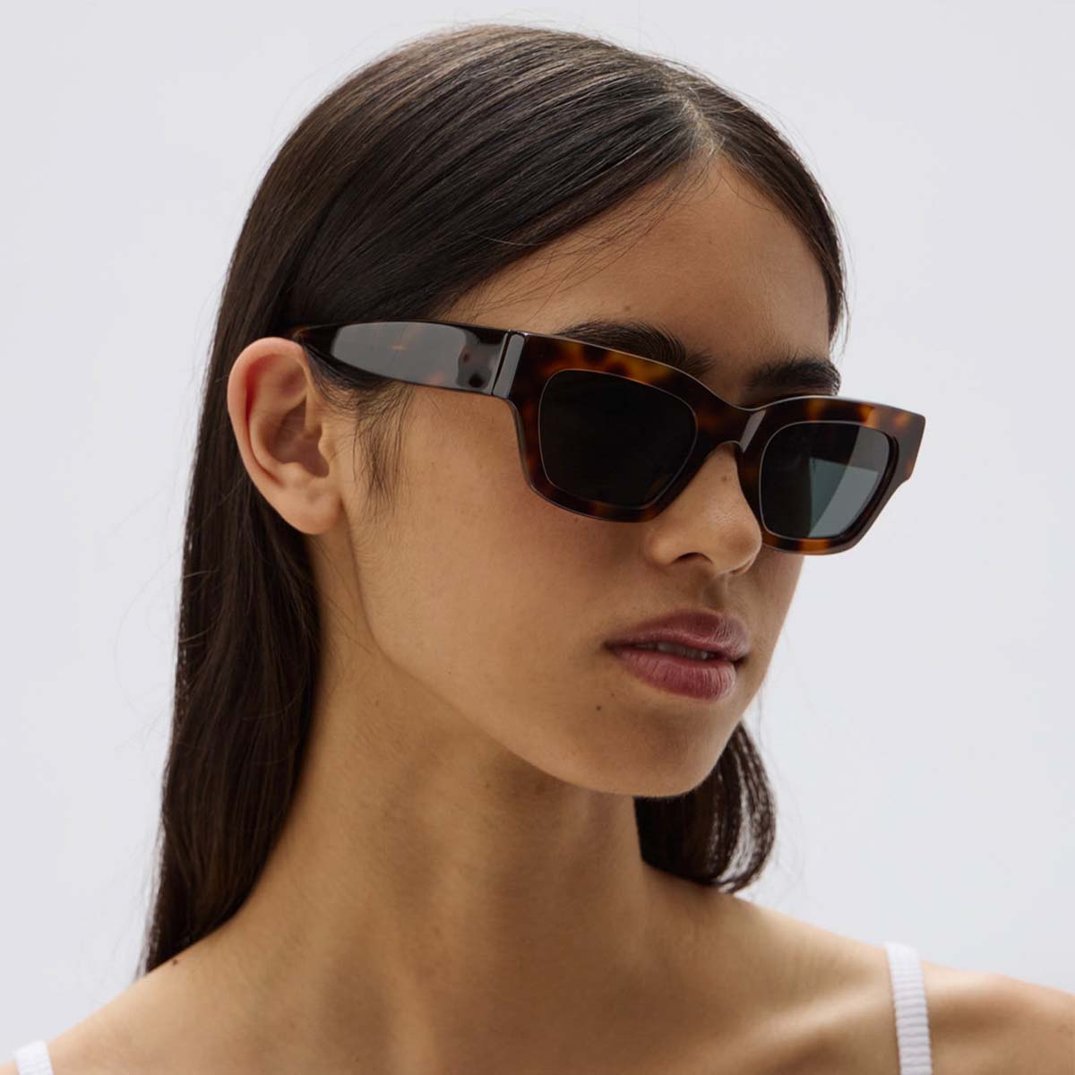 D frame sunglasses top