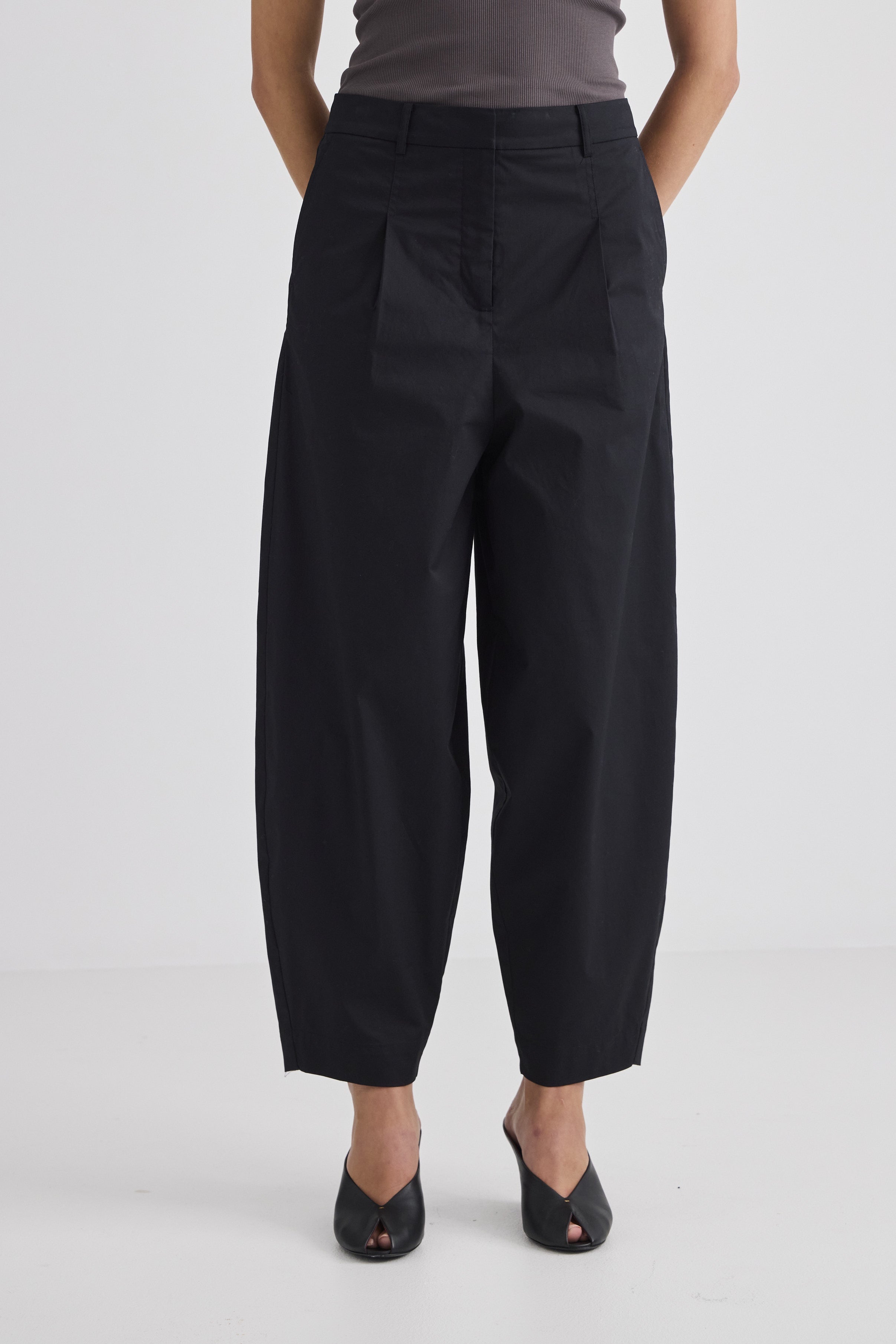 Light Gray Britta Barrel Leg Trouser